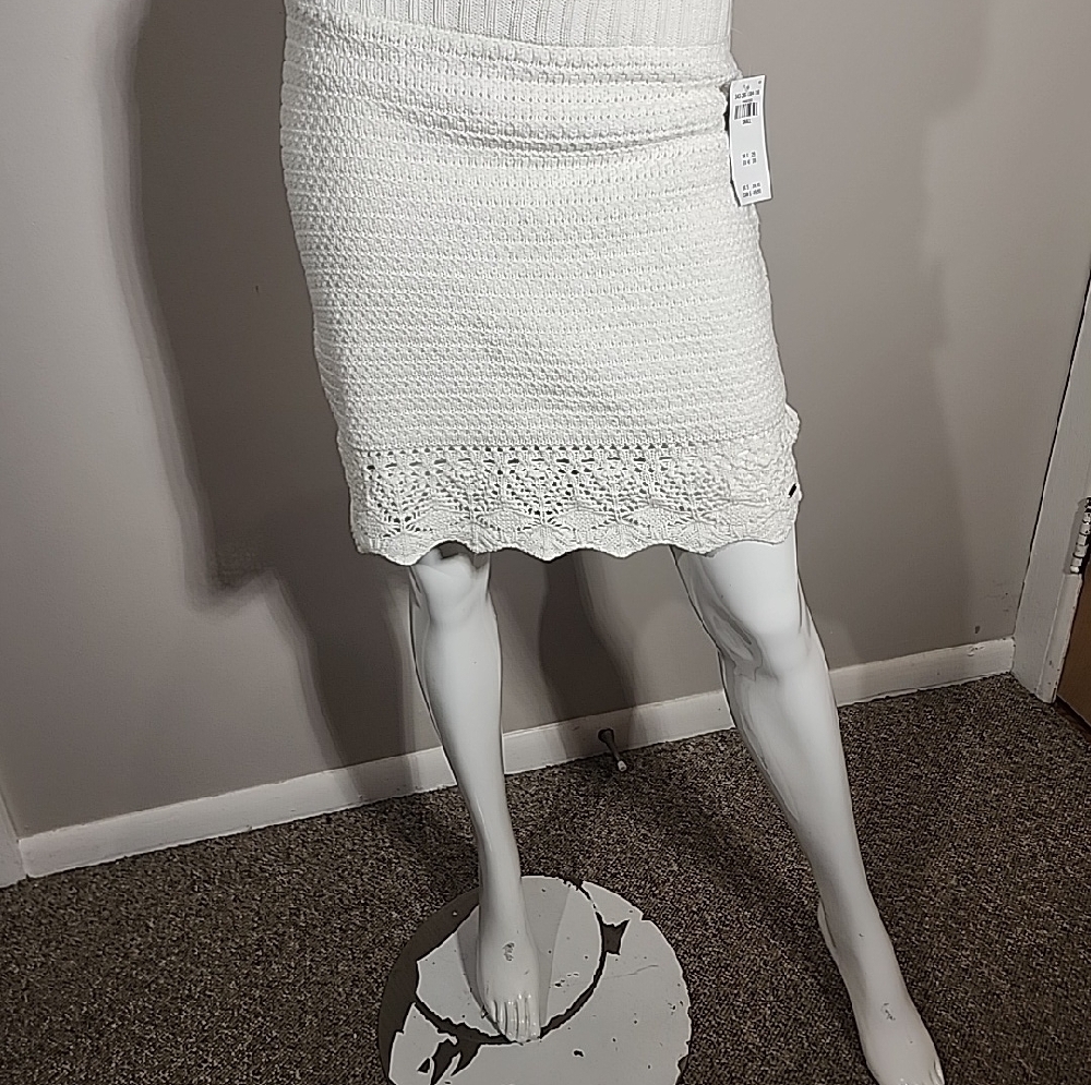 White Crochet Knit Skirt And Top – Women - Picture 4 of 9